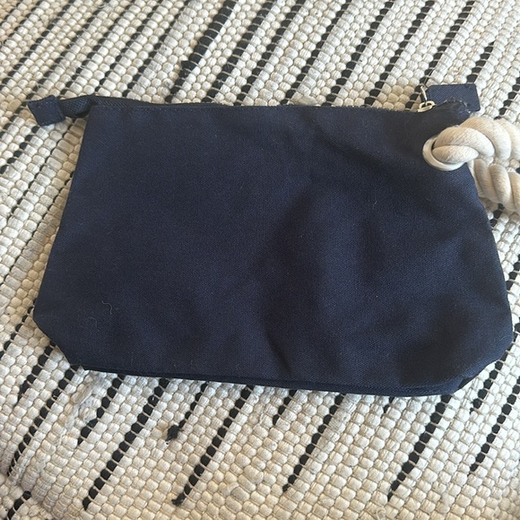 Pouch - Picture 4 of 9